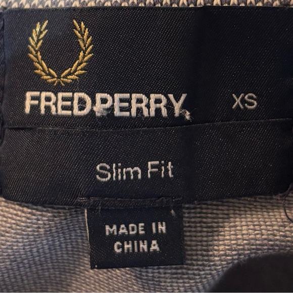 Fred Perry Gray with Blue Trim Polo Shirt Men’s XS EUC - Picture 4 of 4
